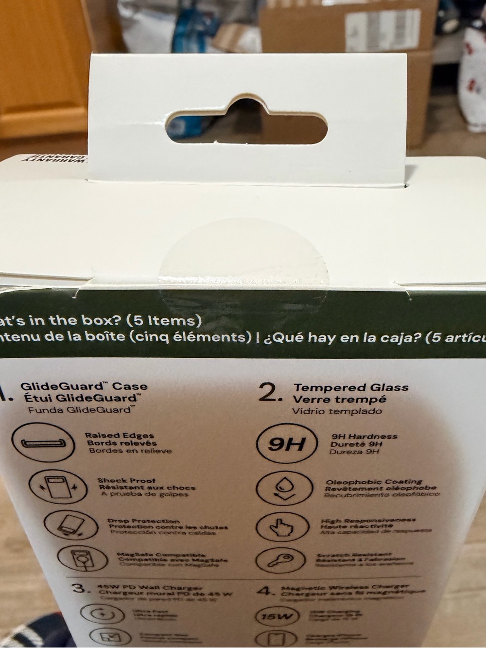 iPhone 18 Pro Max Accessory Kit - Picture 3 of 3